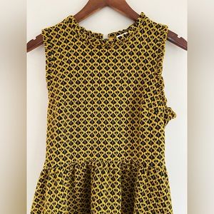 Xhilaration Women's Sleevless Yellow Dress Crew Neck Size Medium